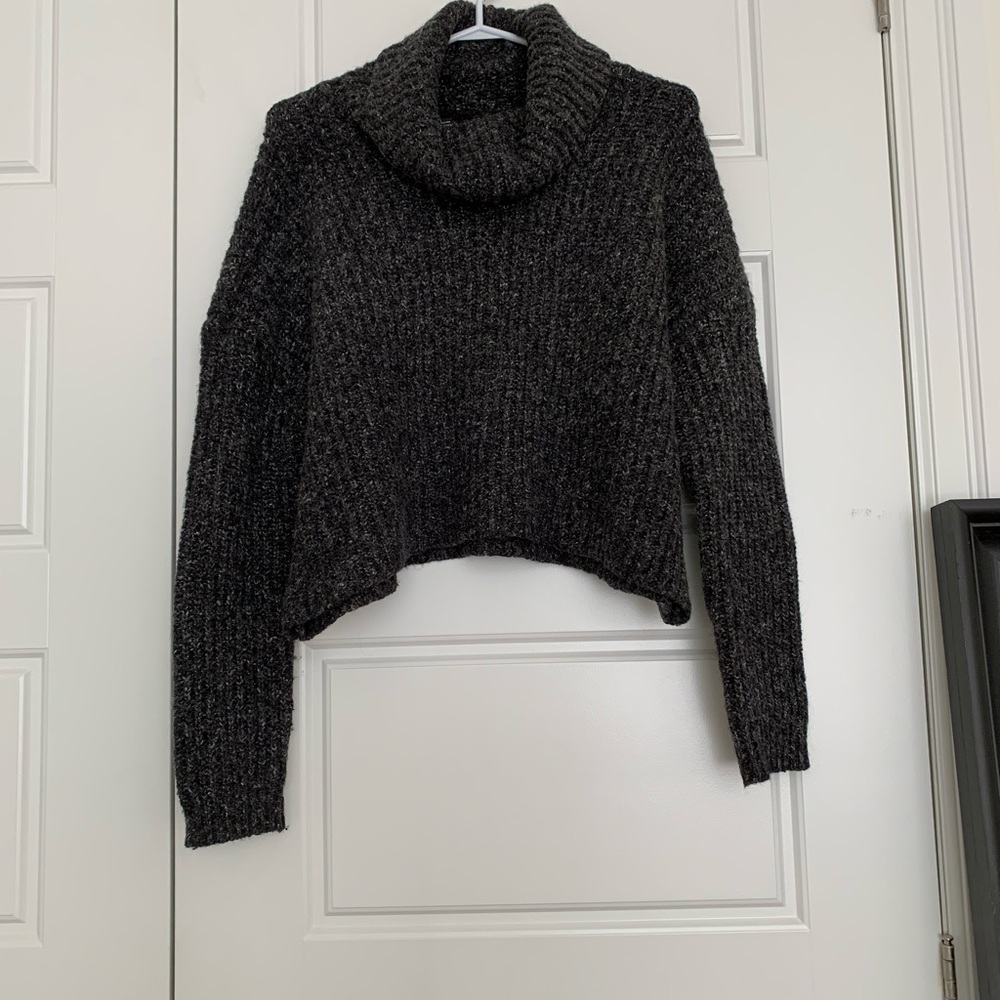 Forever 21 Crop turtleneck